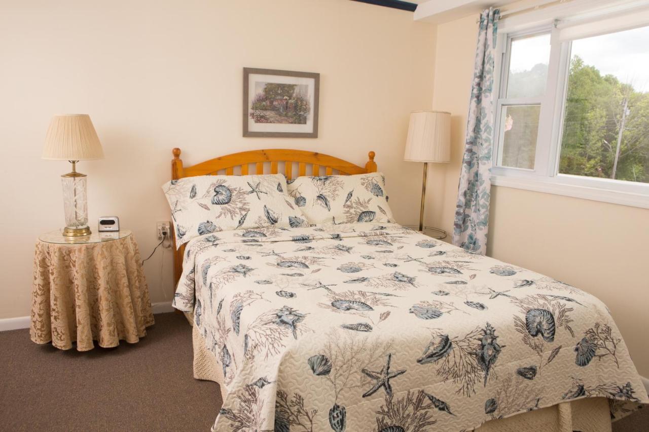Governor'S Rock Motel Shaftsbury Esterno foto