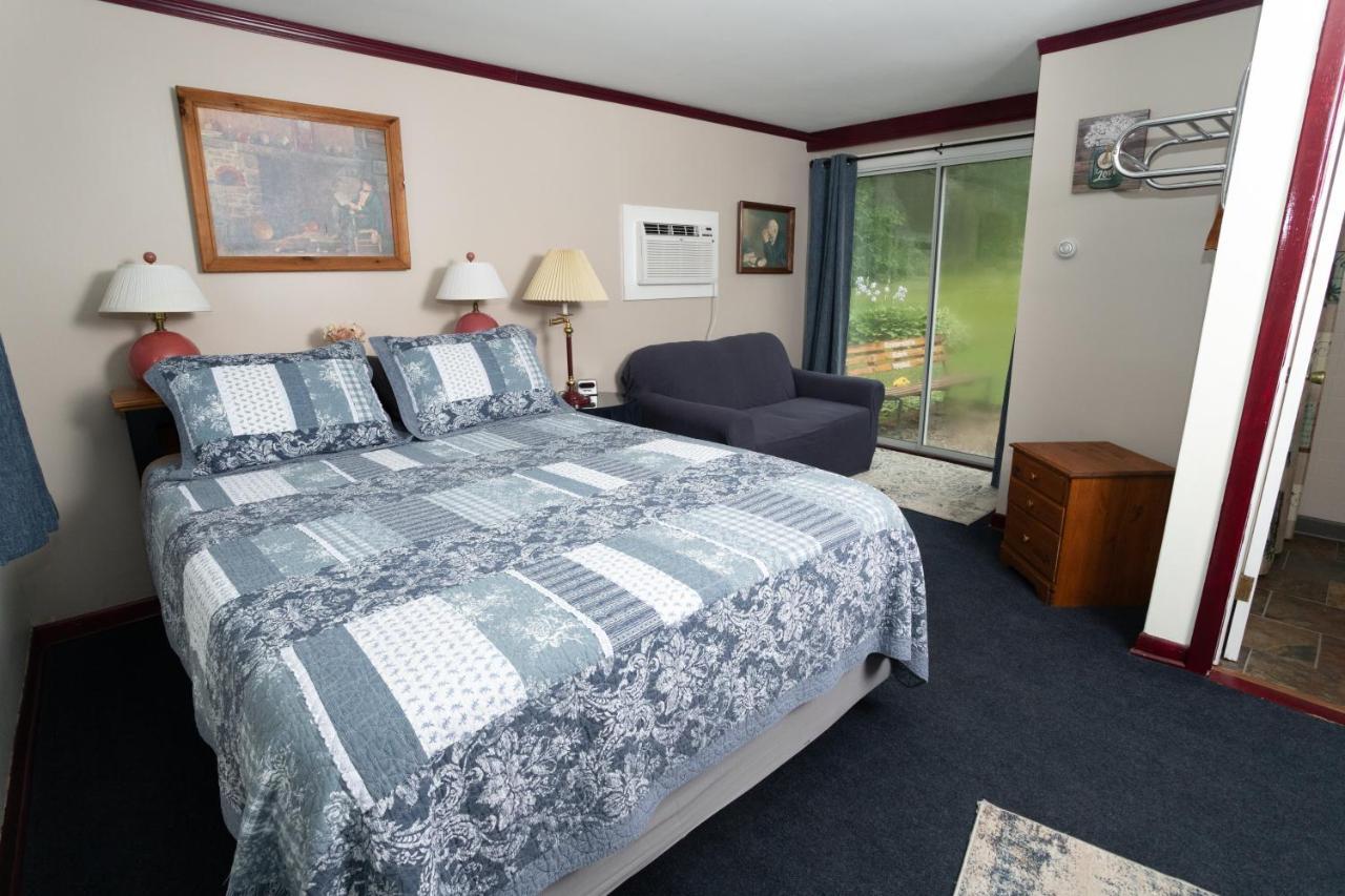 Governor'S Rock Motel Shaftsbury Esterno foto
