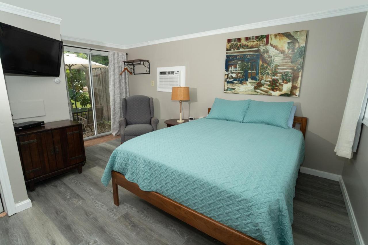 Governor'S Rock Motel Shaftsbury Esterno foto
