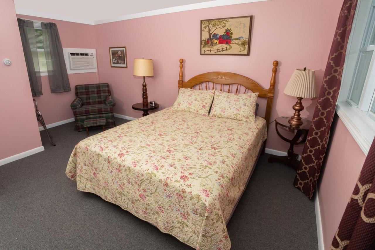 Governor'S Rock Motel Shaftsbury Esterno foto