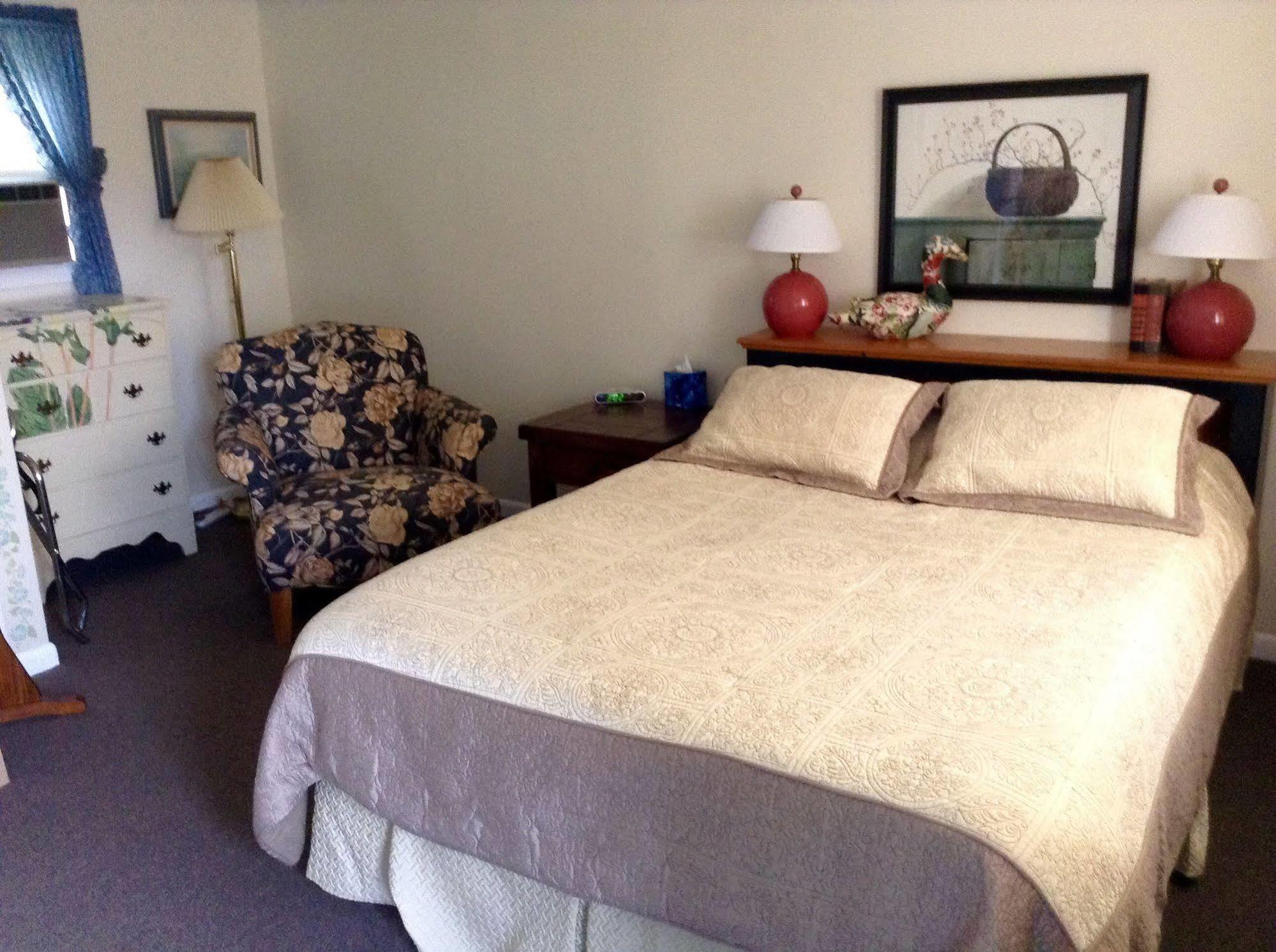 Governor'S Rock Motel Shaftsbury Esterno foto